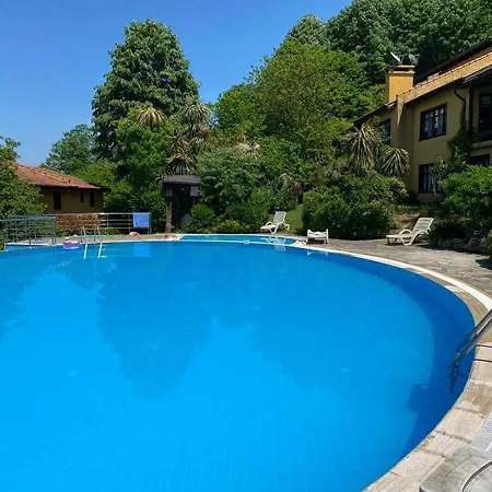 Villa Buanes 빌라 사카리아