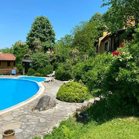 Villa Buanes 빌라 사카리아